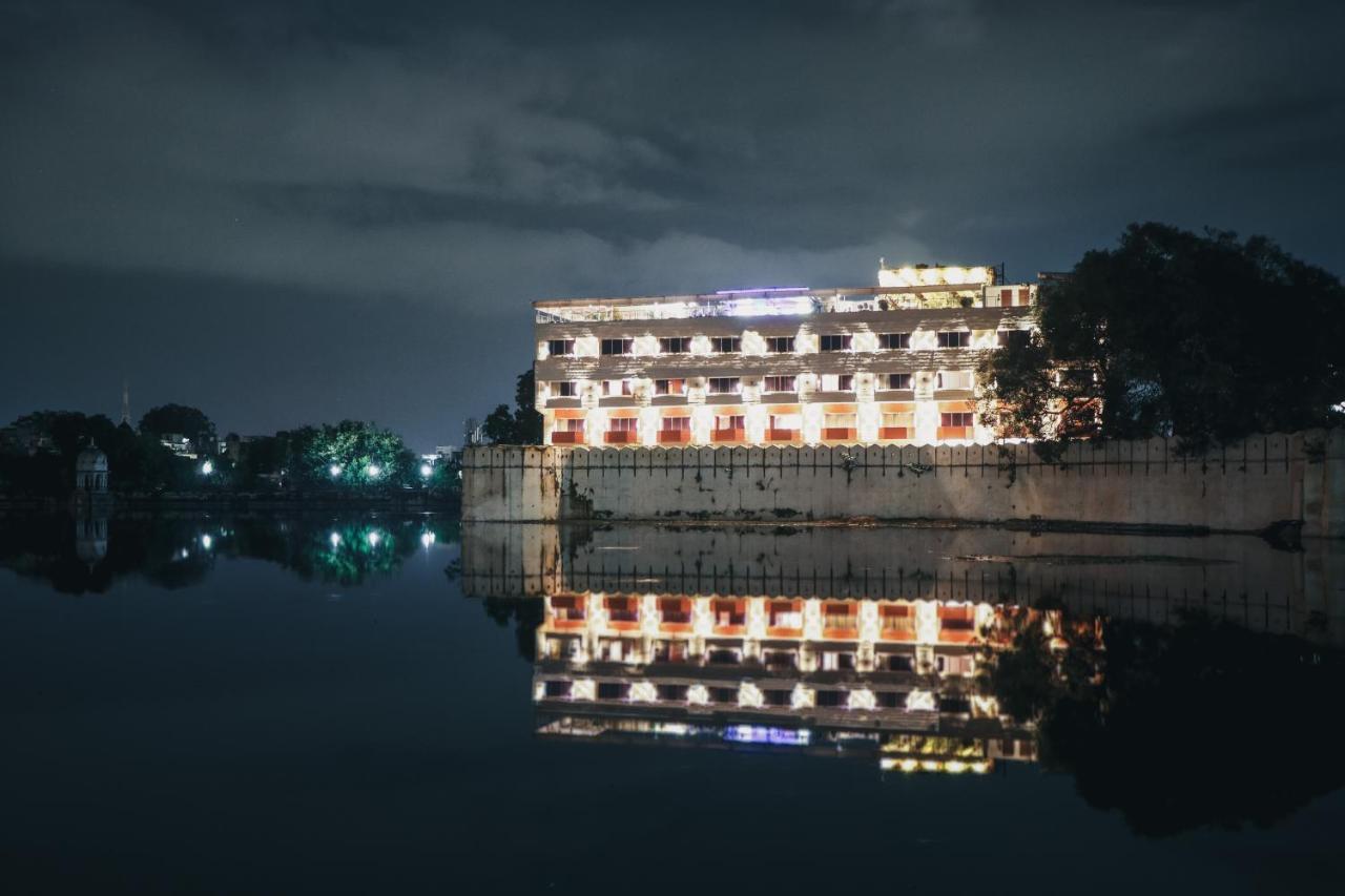 Rajdarshan - A Lake View Hotel In אודייפור מראה חיצוני תמונה