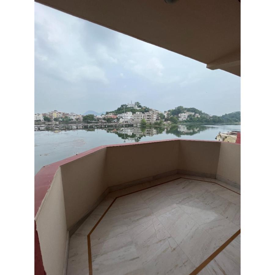 Rajdarshan - A Lake View Hotel In אודייפור מראה חיצוני תמונה