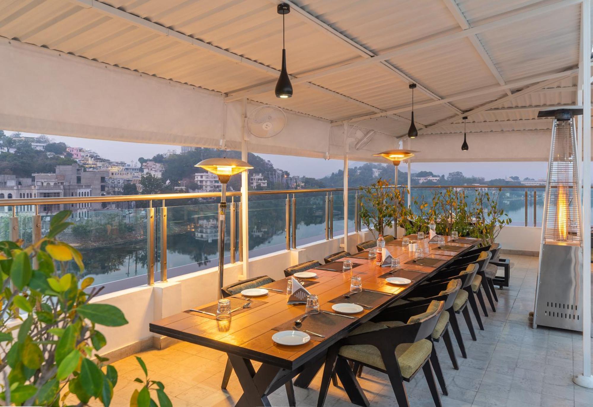 Rajdarshan - A Lake View Hotel In אודייפור מראה חיצוני תמונה